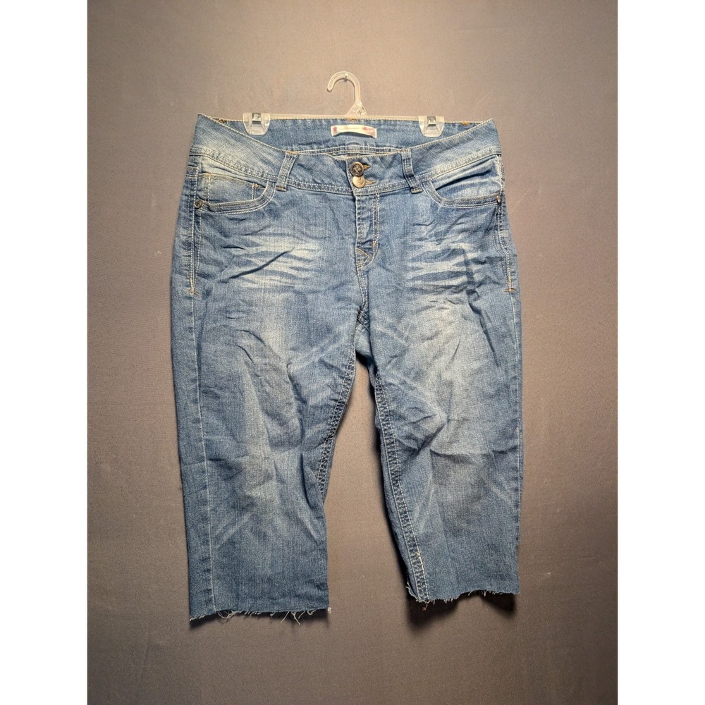 No Boundaries Capri Jeans Womens 15 Blue Denim Cotton Raw Hem 2 Button Waist